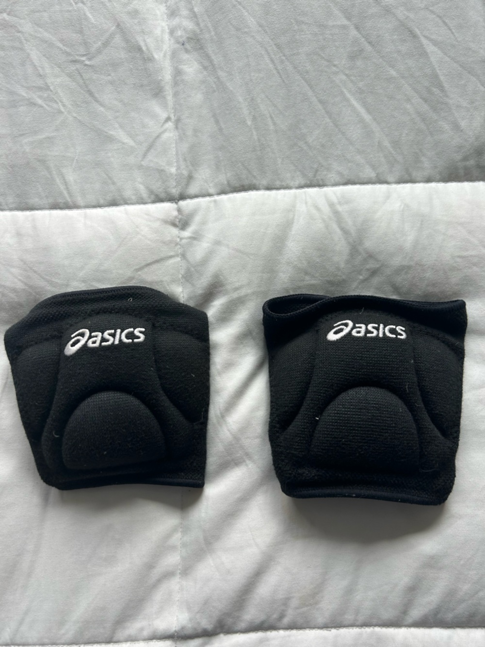 ASICS Black Padded Sports Knee Pad Protectors Kids